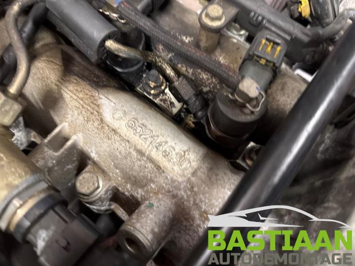 Motor van een Fiat Bravo (198A) 1.6 JTD Multijet 120 2008