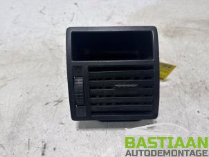 Begagnade Luftmunstycke, instrumentbräda Volkswagen Transporter T5 1.9 TDi Pris € 19,99 Marginaltabell erbjuds av Bastiaan Autodemontage