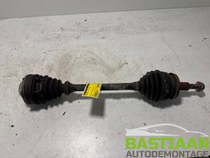 Usagé Arbre de transmission avant gauche Volkswagen Transporter T5 1.9 TDi Prix € 35,00 Règlement à la marge proposé par Bastiaan Autodemontage