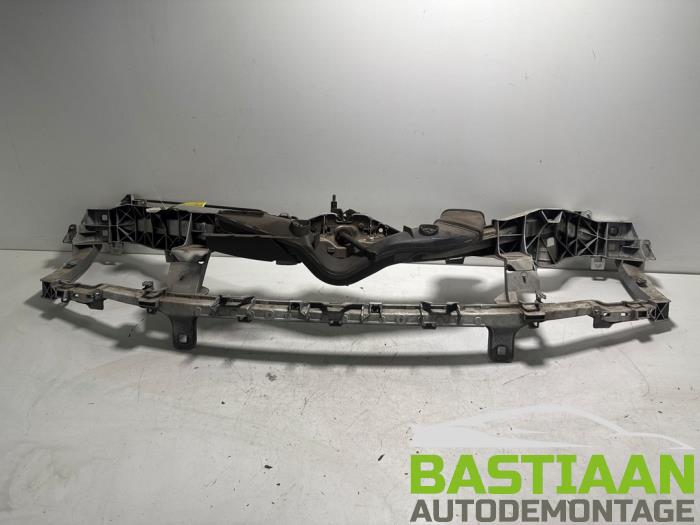 Używane Panel przedni Ford Focus 2 Wagon Cena € 85,00 Procedura marży oferowane przez Bastiaan Autodemontage