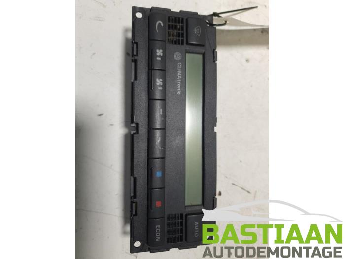 Begagnade Klimatpanel Volkswagen Golf IV (1J1) 1.6 Pris € 34,95 Marginaltabell erbjuds av Bastiaan Autodemontage