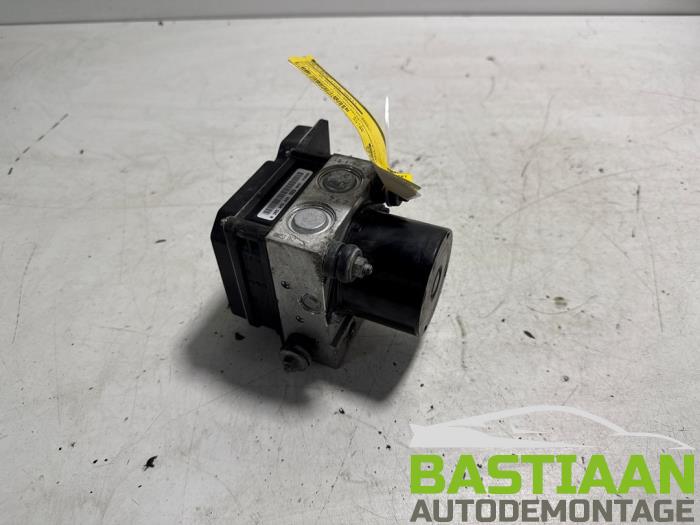 Begagnade ABS-pump Volkswagen Polo V (6R) 1.2 TDI 12V BlueMotion Pris € 34,99 Marginaltabell erbjuds av Bastiaan Autodemontage