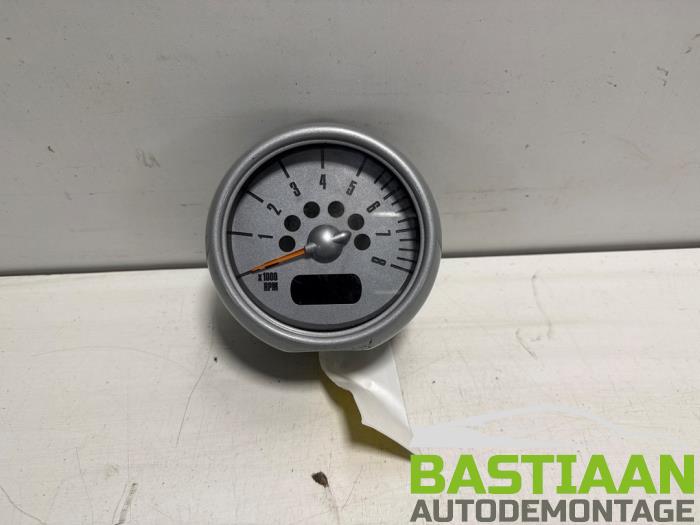 Używane Obrotomierz BMW Mini (R50/53) 1.6 16V Cooper Cena € 27,50 Procedura marży oferowane przez Bastiaan Autodemontage