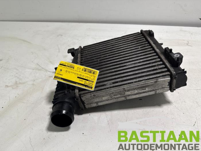 Usados Intercooler Peugeot 308 SW (L4/L9/LC/LJ/LR) 1.6 BlueHDi 120 Precio € 65,00 Norma de margen ofrecido por Bastiaan Autodemontage