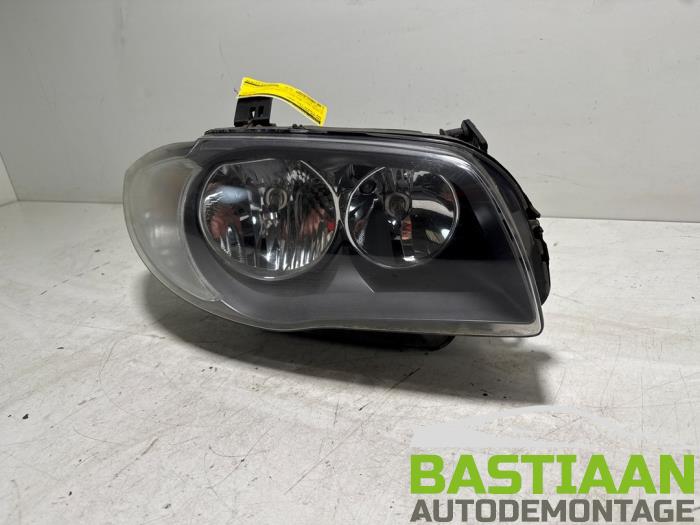 Używane Reflektor prawy BMW 1 serie (E87/87N) 116i 2.0 16V Cena € 99,99 Procedura marży oferowane przez Bastiaan Autodemontage
