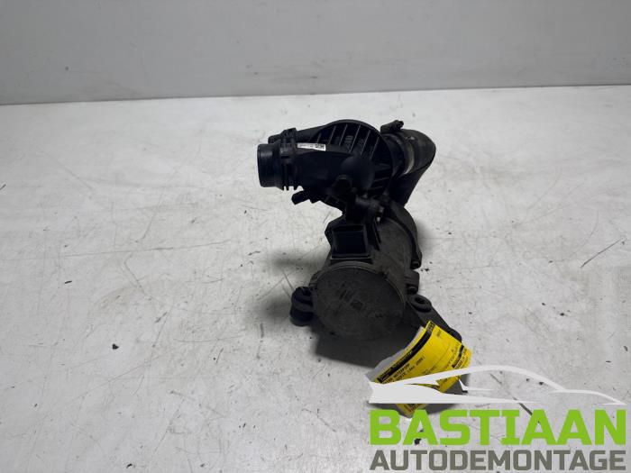 Begagnade Extra vattenpump BMW 1 serie (E87/87N) 116i 2.0 16V Pris € 199,00 Marginaltabell erbjuds av Bastiaan Autodemontage