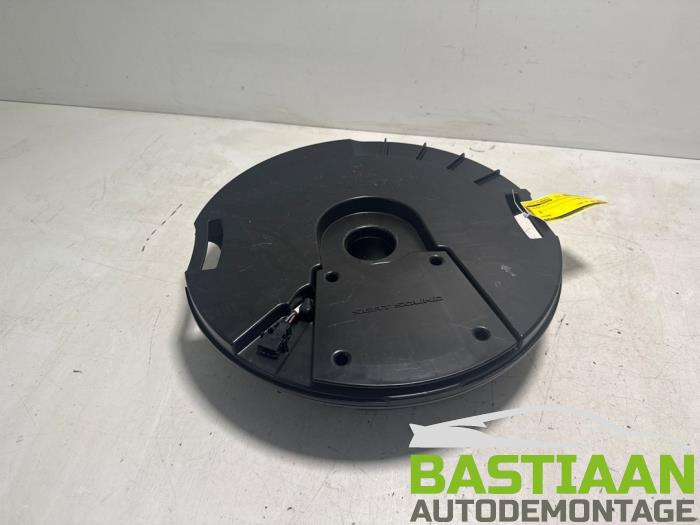 Używane Subwoofer Seat Leon (5FB) 1.4 TSI ACT 16V Cena € 99,00 Procedura marży oferowane przez Bastiaan Autodemontage