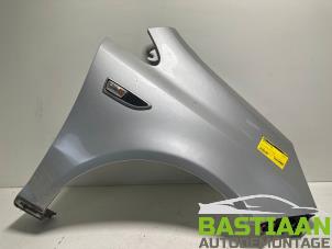 Begagnade Framskärm, höger Opel Corsa D 1.4 16V Twinport Pris € 74,95 Marginaltabell erbjuds av Bastiaan Autodemontage