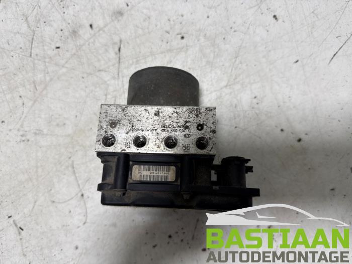 Usados Bomba ABS Toyota Aygo (B10) 1.0 12V VVT-i Precio € 38,00 Norma de margen ofrecido por Bastiaan Autodemontage