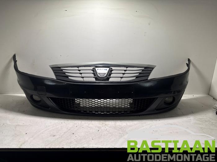 Usados Parachoques Dacia Logan MCV I (KS) 1.6 16V Precio de solicitud ofrecido por Bastiaan Autodemontage