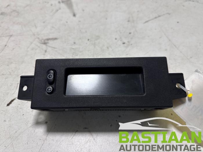 Begagnade Innerdisplay Opel Corsa D 1.4 16V Twinport Pris € 17,50 Marginaltabell erbjuds av Bastiaan Autodemontage
