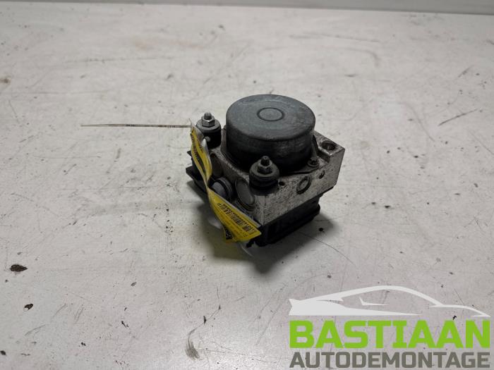 Usagé Bloc ABS Opel Corsa D 1.4 16V Twinport Prix € 169,99 Règlement à la marge proposé par Bastiaan Autodemontage