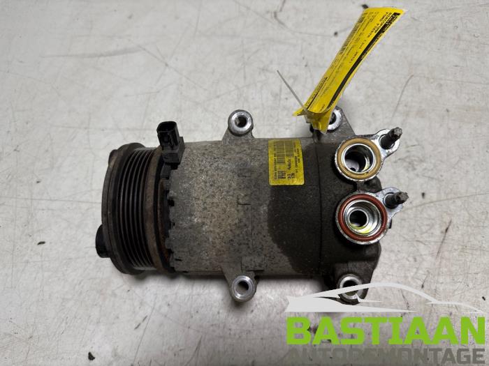 Usagé Pompe clim Ford Fiesta 6 (JA8) 1.4 TDCi Prix € 85,00 Règlement à la marge proposé par Bastiaan Autodemontage