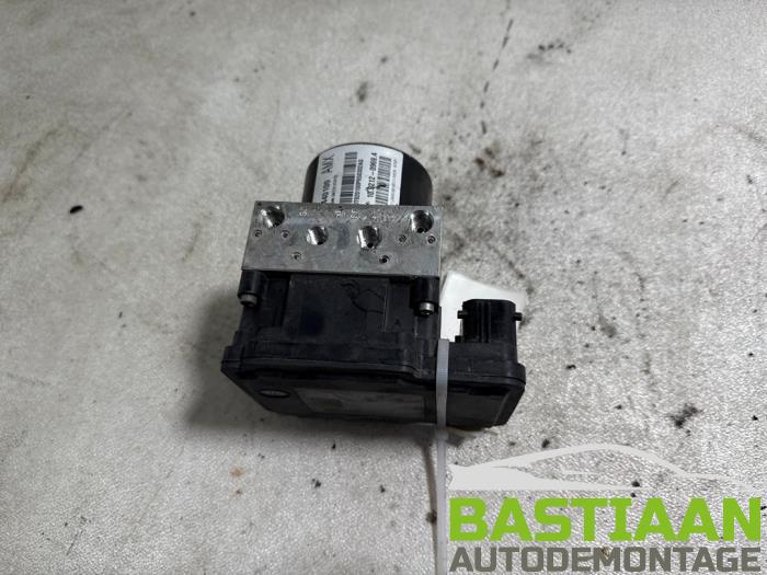 Usagé Bloc ABS Opel Astra J Sports Tourer (PD8/PE8/PF8) 2.0 CDTI 16V 165 Prix € 119,99 Règlement à la marge proposé par Bastiaan Autodemontage