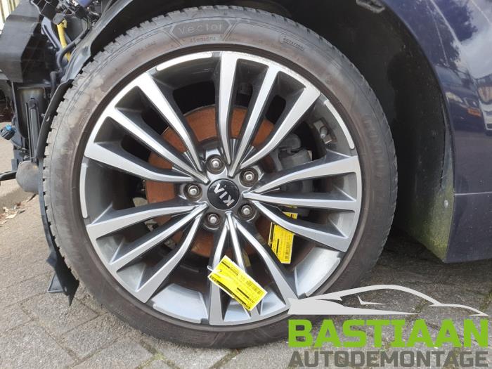 Używane Obrecz Kia Stinger (CK) 2.2 CRDi 16V Cena € 194,95 Procedura marży oferowane przez Bastiaan Autodemontage