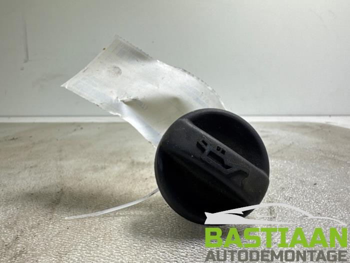 Gebrauchte Ölkappe Peugeot Partner 1.6 HDI 75 Preis € 14,95 Margenregelung angeboten von Bastiaan Autodemontage