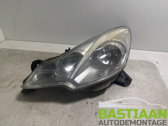 Używane Reflektor lewy Citroen C3 (SC) 1.6 16V VTi 120 Cena € 99,99 Procedura marży oferowane przez Bastiaan Autodemontage
