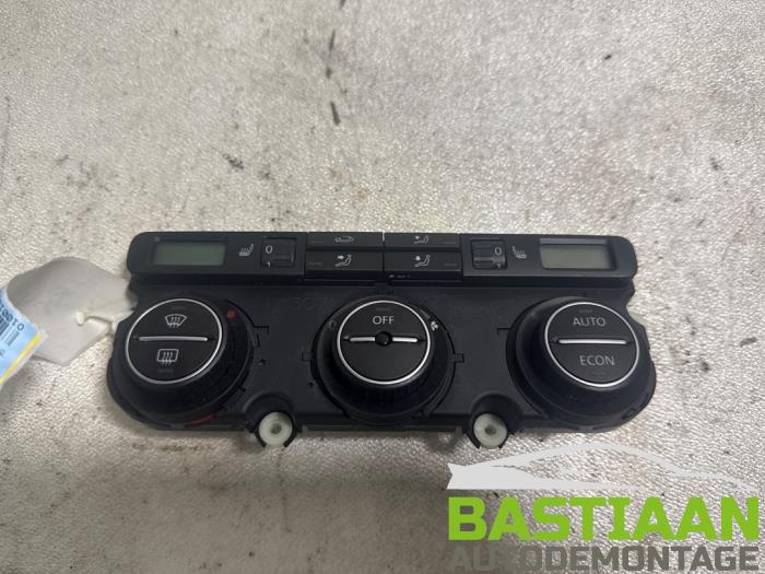 Używane Panel climatronic Volkswagen Touran (1T1/T2) 2.0 FSI 16V Cena € 99,99 Procedura marży oferowane przez Bastiaan Autodemontage