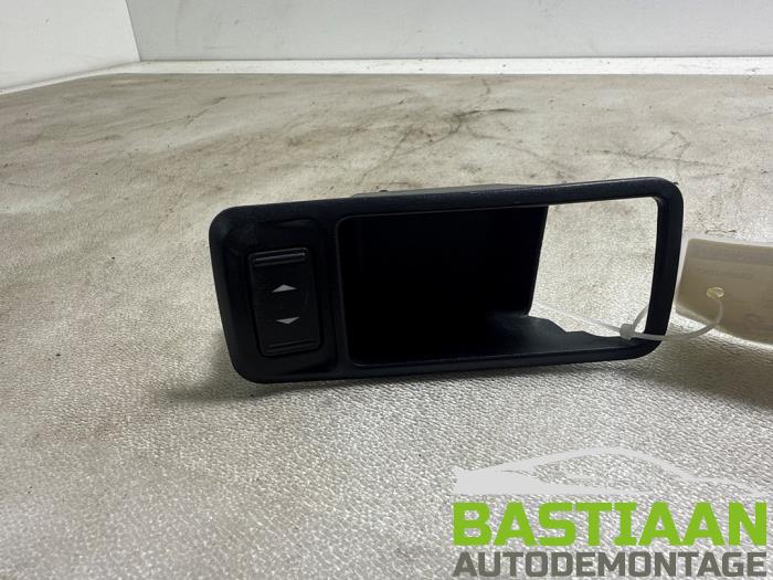 Usados Interruptor de ventanilla eléctrica Ford Focus C-Max 1.8 16V Precio € 7,49 Norma de margen ofrecido por Bastiaan Autodemontage