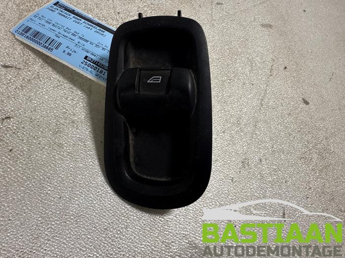 Usados Interruptor de ventanilla eléctrica Ford Transit Custom 2.0 TDCi 16V Eco Blue 105 Precio € 9,99 Norma de margen ofrecido por Bastiaan Autodemontage