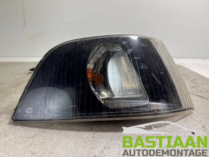 Używane Kierunkowskaz prawy Volvo V40 (VW) 1.8 16V Cena € 9,95 Procedura marży oferowane przez Bastiaan Autodemontage