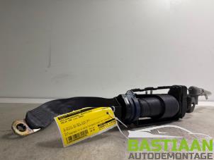 Begagnade Främre säkerhetsbälte, höger Volvo V40 (VW) 1.8 16V Pris € 29,95 Marginaltabell erbjuds av Bastiaan Autodemontage