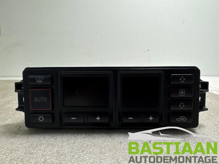 Używane Panel climatronic Audi A4 (B5) 1.6 Cena € 34,95 Procedura marży oferowane przez Bastiaan Autodemontage