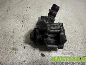 Power steering pump from a Seat Exeo (3R2) 2.0 TDI 16V 2009