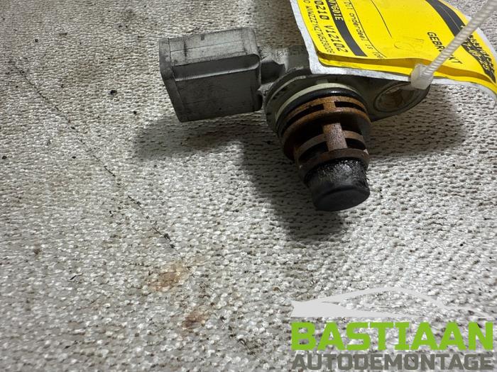 Begagnade Kamaxelsensor Volkswagen Golf Plus (5M1/1KP) 1.6 FSI 16V Pris € 6,99 Marginaltabell erbjuds av Bastiaan Autodemontage