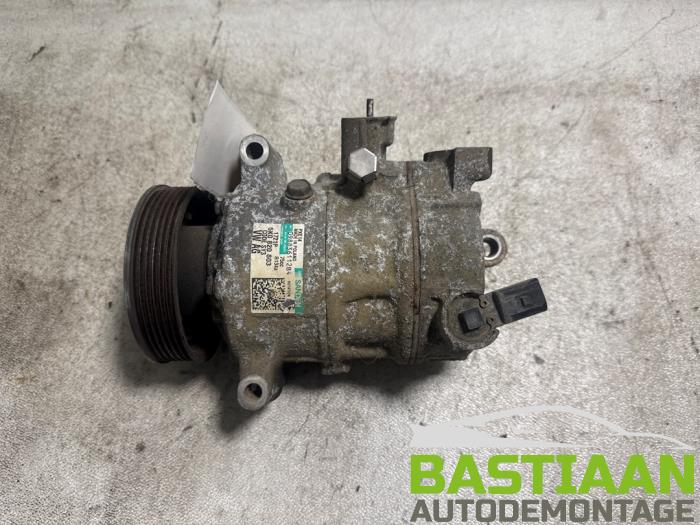 Usagé Compresseur de clim Volkswagen Caddy III (2KA,2KH,2CA,2CH) 1.6 TDI 16V Prix € 64,99 Règlement à la marge proposé par Bastiaan Autodemontage