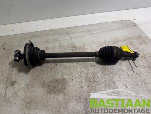 Usagé Arbre de transmission avant gauche Renault Twingo II (CN) 1.2 16V Prix € 39,99 Règlement à la marge proposé par Bastiaan Autodemontage