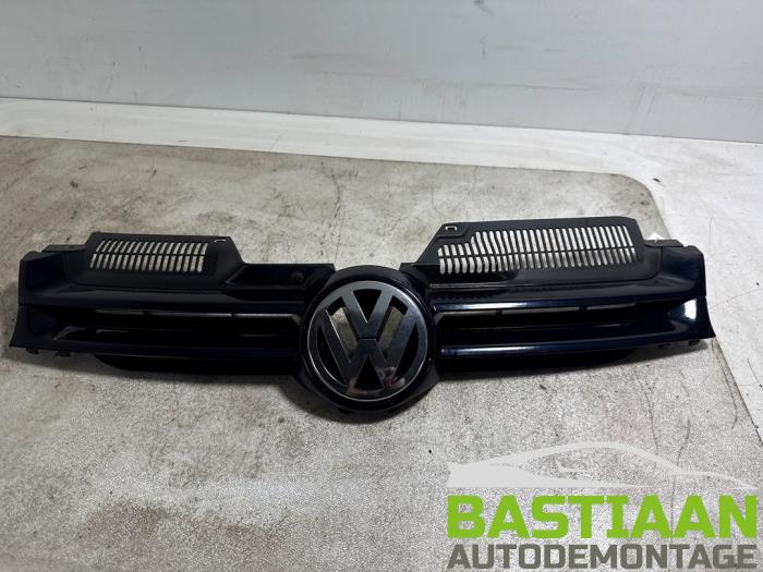Używane Grill Volkswagen Golf V (1K1) 1.6 Cena € 39,99 Procedura marży oferowane przez Bastiaan Autodemontage