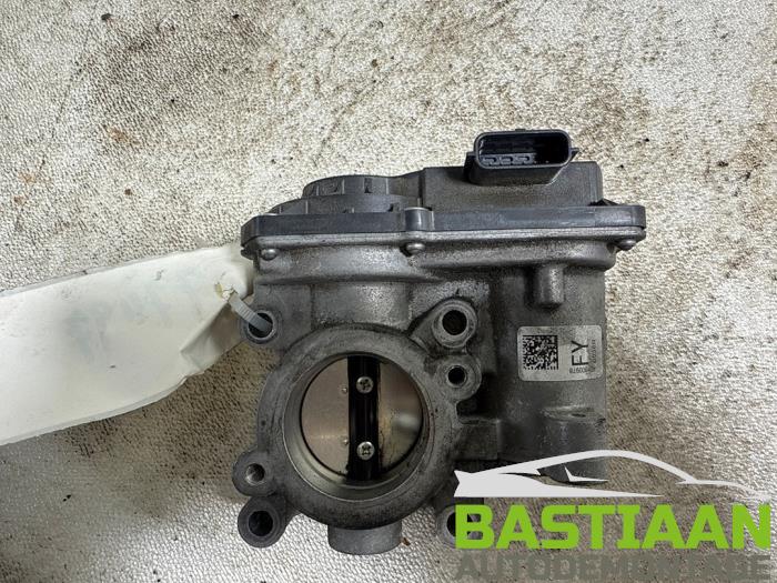 Usagé Boitier papillon Renault Clio IV (5R) 0.9 Energy TCE 90 12V Prix € 19,99 Règlement à la marge proposé par Bastiaan Autodemontage