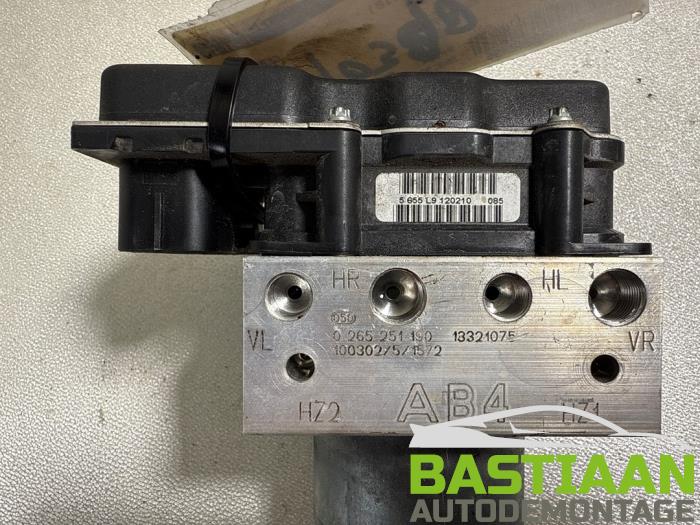 Usagé Bloc ABS Opel Corsa D 1.4 16V LPG Prix € 299,99 Règlement à la marge proposé par Bastiaan Autodemontage