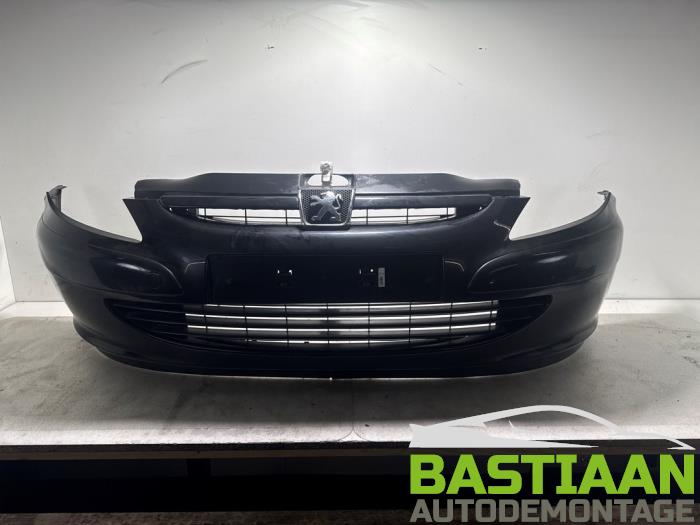 Usados Parachoques Peugeot 307 SW (3H) 2.0 16V Precio € 199,99 Norma de margen ofrecido por Bastiaan Autodemontage