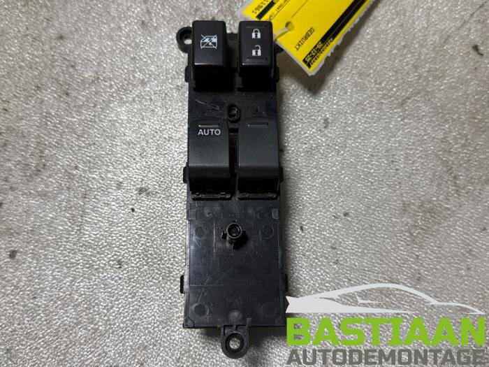 Usados Interruptor combinado de ventanillas Suzuki Celerio (LF) 1.0 12V Precio € 39,95 Norma de margen ofrecido por Bastiaan Autodemontage