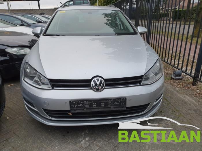 Gebrauchte Vorderfront komplett Volkswagen Golf VII Variant (AUVV) 1.4 TSI BlueMotion Technology 125 16V Preis € 3.599,95 Margenregelung angeboten von Bastiaan Autodemontage