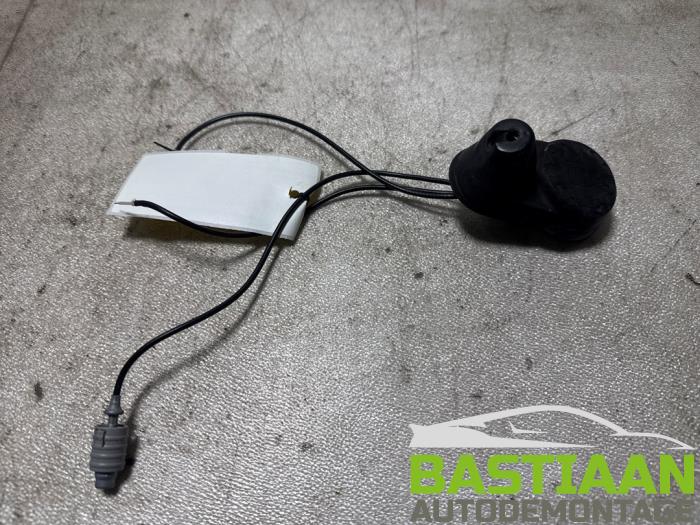 Używane Antena Seat Leon (1P1) 2.0 TFSI FR 16V Cena € 34,97 Procedura marży oferowane przez Bastiaan Autodemontage