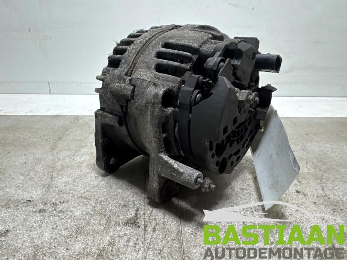 Dynamo från en Seat Ibiza IV (6J5) 1.6 16V 2008