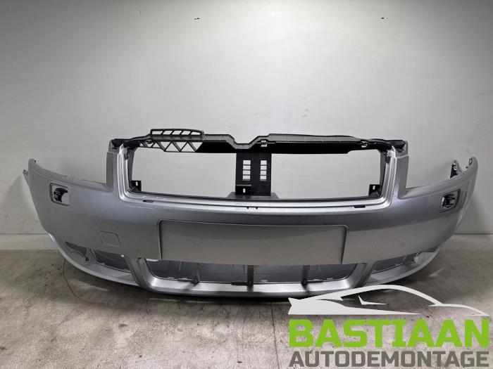 Używane Zderzak przedni Audi A4 Cabriolet (B6) 1.8 T 20V Cena € 174,95 Procedura marży oferowane przez Bastiaan Autodemontage
