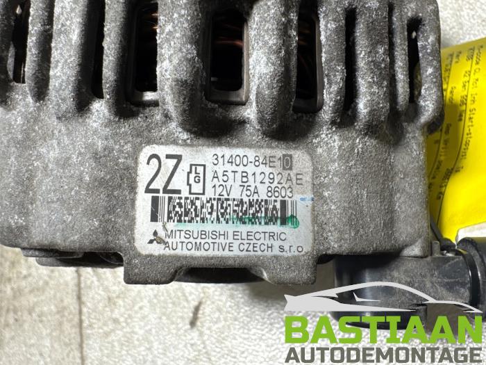 Dynamo van een Opel Agila (B) 1.0 12V 2008