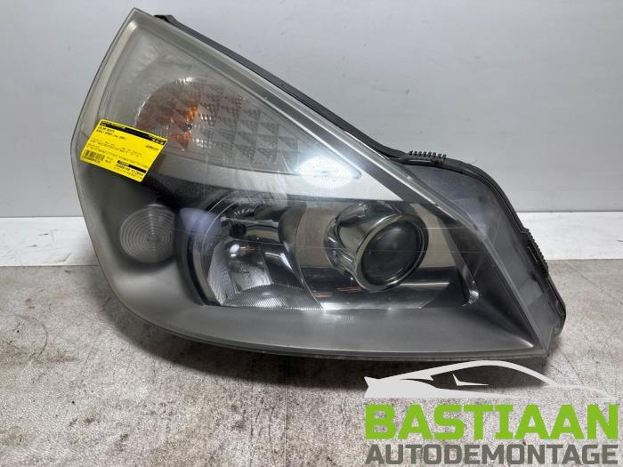 Używane Reflektor prawy Renault Espace (JK) 3.5 V6 24V Grand Espace Cena € 99,97 Procedura marży oferowane przez Bastiaan Autodemontage