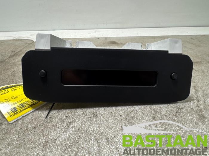 Begagnade Innerdisplay Peugeot 206 (2A/C/H/J/S) 1.4 XR,XS,XT,Gentry Pris € 22,97 Marginaltabell erbjuds av Bastiaan Autodemontage