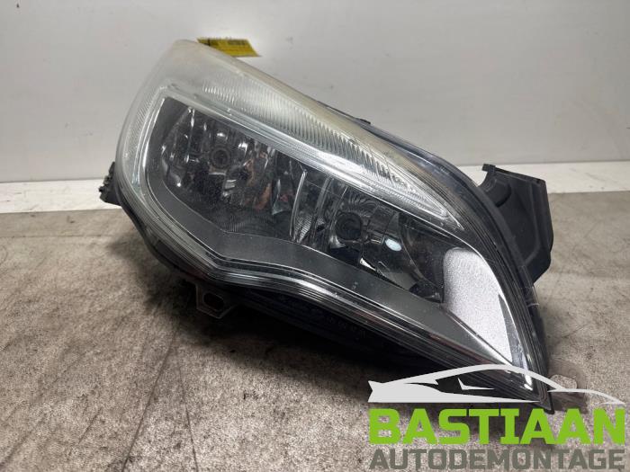 Używane Reflektor prawy Opel Astra J (PC6/PD6/PE6/PF6) 1.4 Turbo 16V Cena € 124,95 Procedura marży oferowane przez Bastiaan Autodemontage