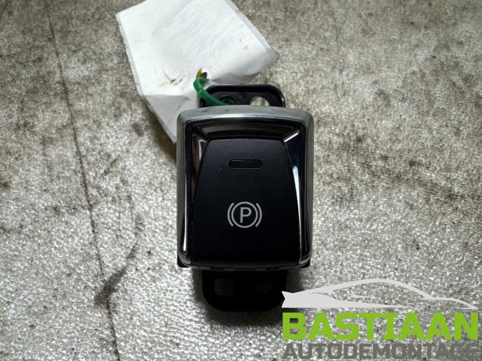 Gebrauchte Handbremse Schalter Nissan Qashqai (J11) 1.2 DIG-T 16V Preis € 24,97 Margenregelung angeboten von Bastiaan Autodemontage