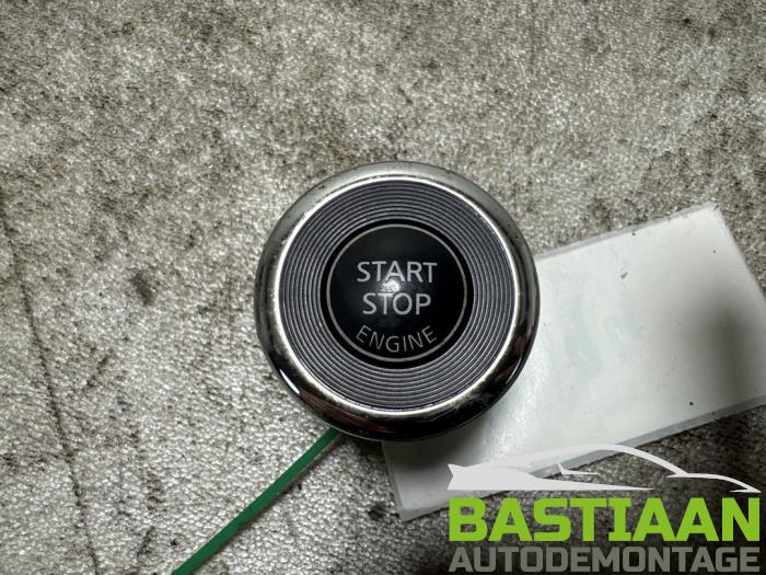 Usagé Commande start/stop Nissan Qashqai (J11) 1.2 DIG-T 16V Prix € 24,97 Règlement à la marge proposé par Bastiaan Autodemontage