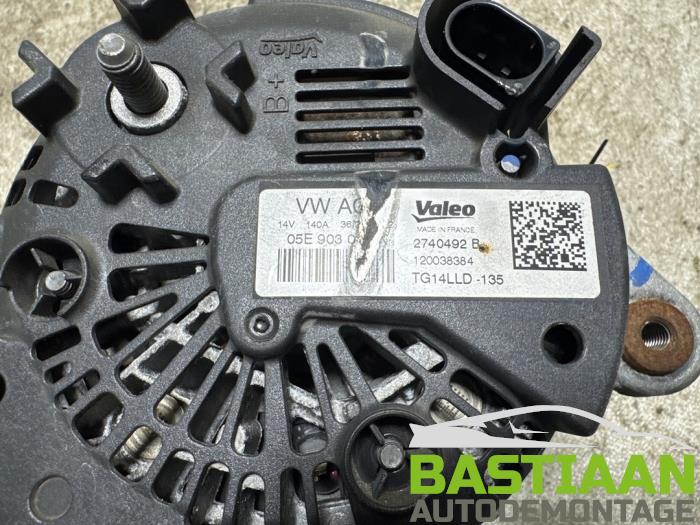 Dynamo från en Skoda Fabia III Combi (NJ5) 1.0 TSI 12V 2020