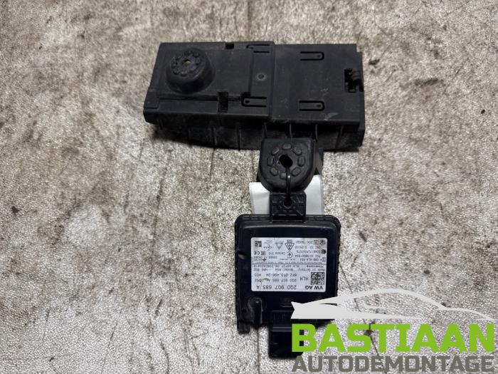 Begagnade Dödvinkelsensor Skoda Fabia III Combi (NJ5) 1.0 TSI 12V Pris € 149,97 Marginaltabell erbjuds av Bastiaan Autodemontage