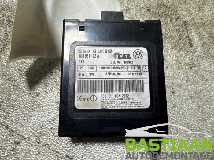 Begagnade Radarsensor Volkswagen Eos (1F7/F8) 2.0 FSI 16V Pris € 34,97 Marginaltabell erbjuds av Bastiaan Autodemontage