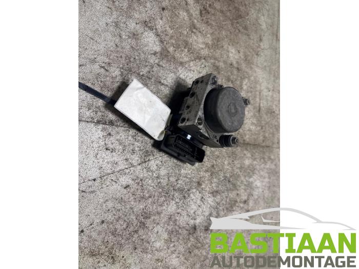 Begagnade ABS-pump Ford Ka II 1.2 Pris € 29,97 Marginaltabell erbjuds av Bastiaan Autodemontage